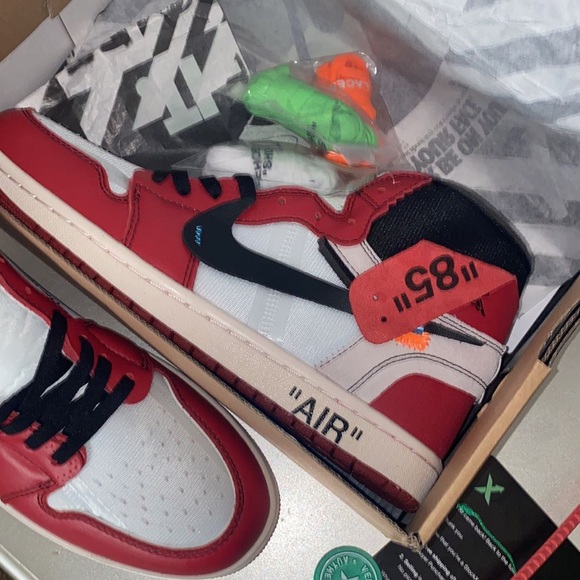 Jordan & off-white Chicago’s main image 6